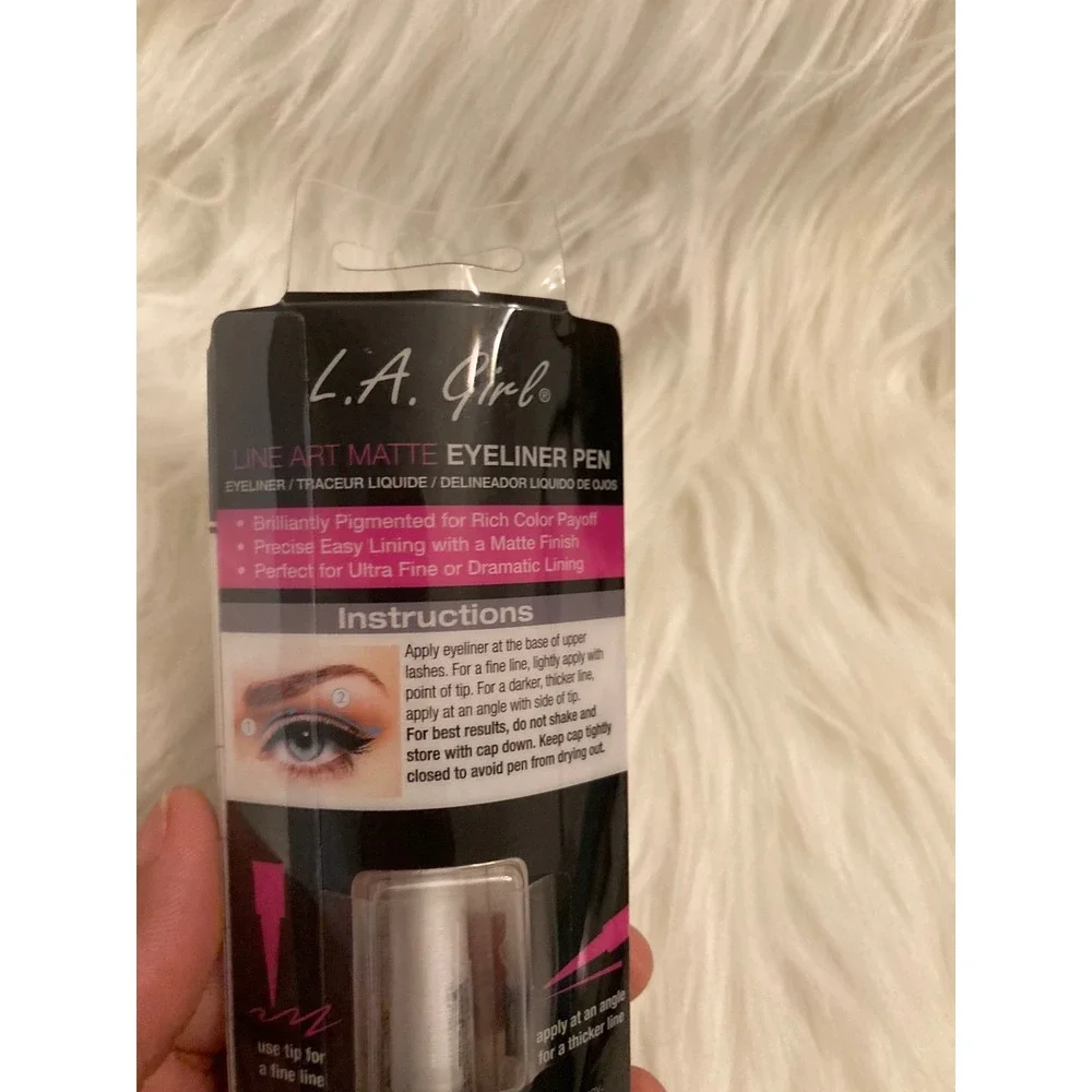 L.A. Girl Line Art Matte Eyeliner Pen Women OS Pure White New Waterproof GLE716